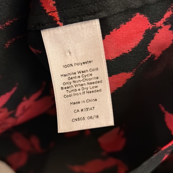 Red and Black Polyester Blouse Size 3x - Picture 4 of 4